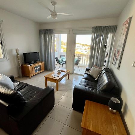 Beautiful 2 Bed Apartment In Peyia Valley, Paphos Exterior photo