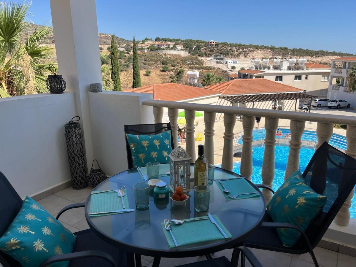Beautiful 2 Bed Apartment In Peyia Valley, Paphos Exterior photo